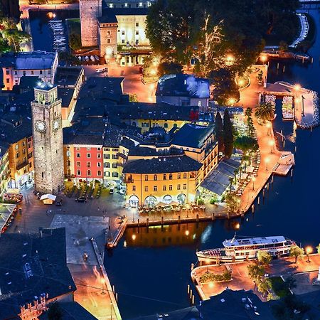 Villa Mimosa - Appartamento 1 - Happy Rentals Desenzano del Garda Buitenkant foto