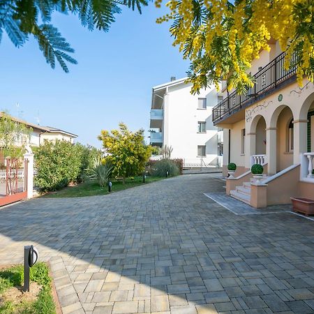 Villa Mimosa - Appartamento 1 - Happy Rentals Desenzano del Garda Buitenkant foto